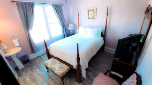 DeLand Hotel Queen Room 205